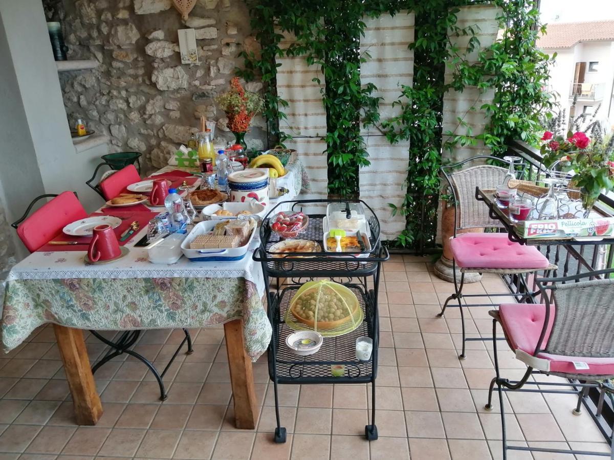 B&B Da Paolo Con Vista Lago Di Garda サン・ゼーノ・ディ・モンターニャ エクステリア 写真