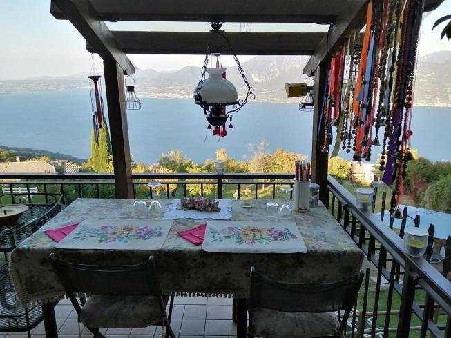 B&B Da Paolo Con Vista Lago Di Garda サン・ゼーノ・ディ・モンターニャ エクステリア 写真