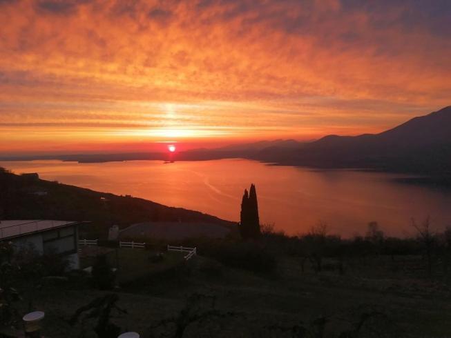 B&B Da Paolo Con Vista Lago Di Garda サン・ゼーノ・ディ・モンターニャ エクステリア 写真