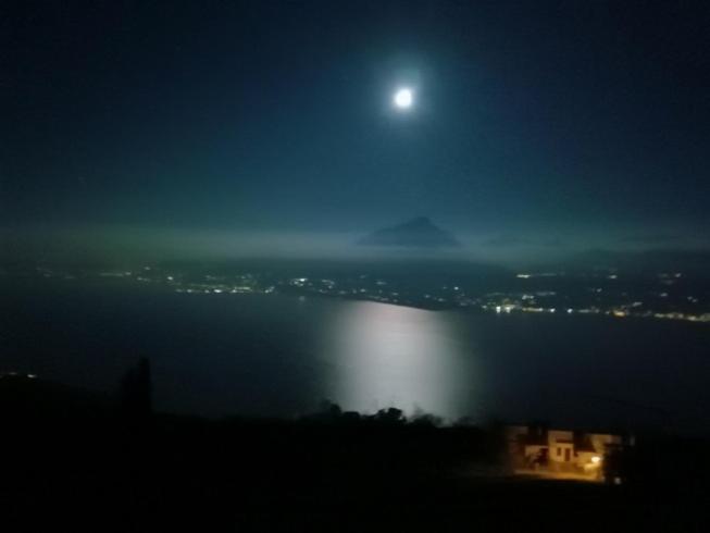 B&B Da Paolo Con Vista Lago Di Garda サン・ゼーノ・ディ・モンターニャ エクステリア 写真